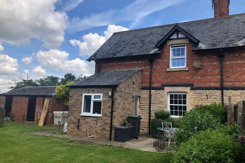 3 bedroom semi-detached house to rent, School Lane, Silk Willoughby NG34