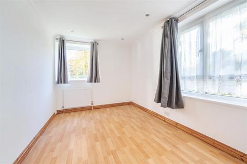 2 bedroom ground floor flat for sale, Amberdene, Uxbridge Road, Stanmore, HA7