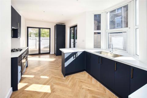 3 bedroom terraced house for sale, Strahan Road, Bow, London, E3