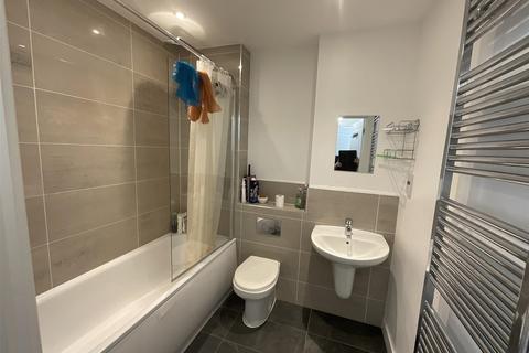 1 bedroom apartment for sale, Sovereign Walk, Horley, Surrey