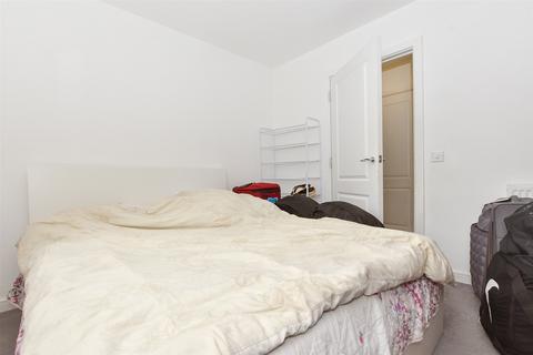 1 bedroom apartment for sale, Sovereign Walk, Horley, Surrey