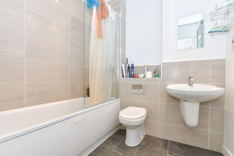 1 bedroom apartment for sale, Sovereign Walk, Horley, Surrey