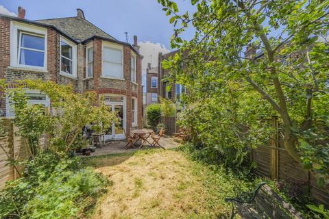 2 bedroom flat for sale, Barrington Road, Crouch End