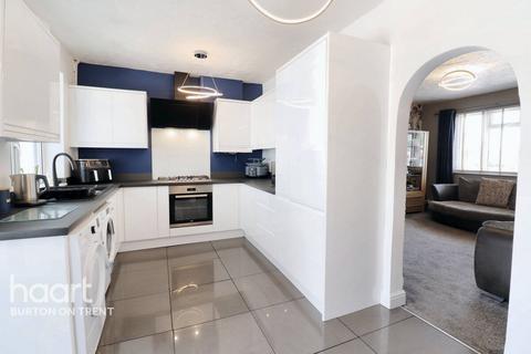 2 bedroom detached house for sale, Cornwall Road, Burton-On-Trent