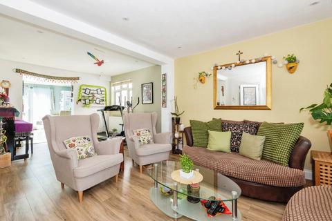 4 bedroom detached house for sale, Beech Way, Epsom KT17