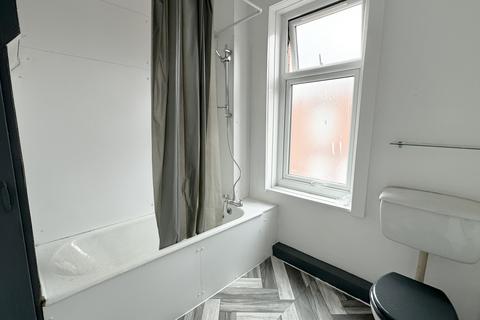 1 bedroom terraced house to rent, Recreation View, Leeds, West Yorkshire, LS11