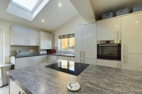 3 bedroom semi-detached house to rent, Aireville Terrace, Burley in Wharfedale, Ilkley, West Yorkshire, LS29