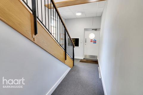 2 bedroom apartment for sale, 1-9 Perrymans Farm Road, Newbury Park