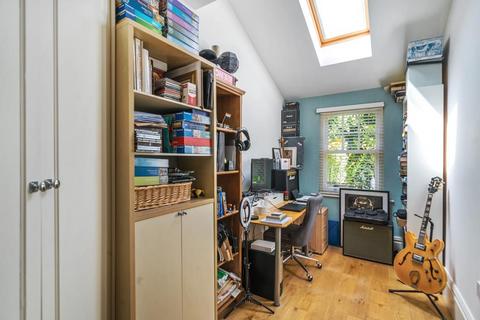 2 bedroom flat for sale, Glenloch Road,  Belsize Park,  NW3