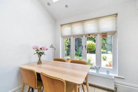 2 bedroom flat for sale, Glenloch Road,  Belsize Park,  NW3