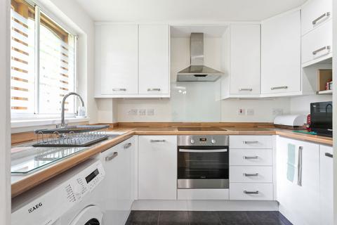 1 bedroom flat for sale, Fillebrook Road, London E11