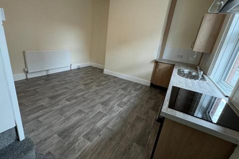 2 bedroom end of terrace house for sale, 40 Recreation Mount, Holbeck, Leeds, LS11 0AS