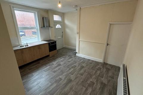 2 bedroom end of terrace house for sale, 40 Recreation Mount, Holbeck, Leeds, LS11 0AS