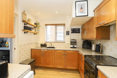 26 Lamb Hill Close, Sheffield, S13 8FU