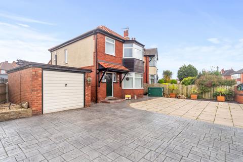 3 bedroom detached house for sale, Leeds LS15