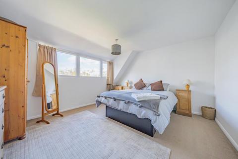8 Fosseway Close, Moreton-in-marsh, GL56 0DX