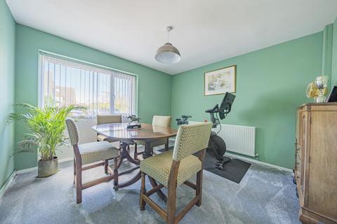 8 Fosseway Close, Moreton-in-marsh, GL56 0DX