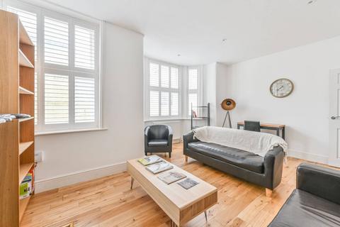 3 bedroom flat to rent, Elsynge Road Mansions, Clapham Junction, London, SW18