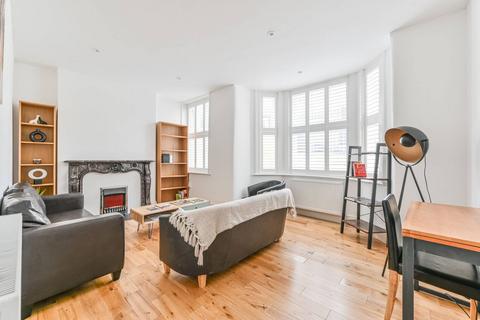 3 bedroom flat to rent, Elsynge Road Mansions, Clapham Junction, London, SW18