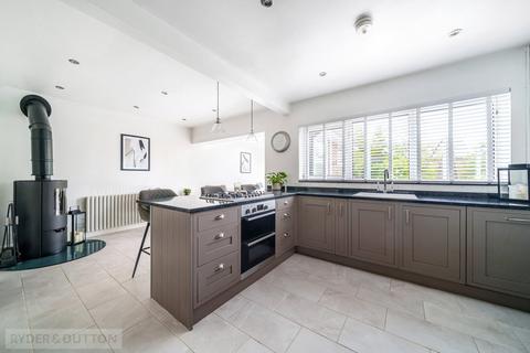 4 Noon Sun Close, Greenfield, Oldham, OL3 7JA