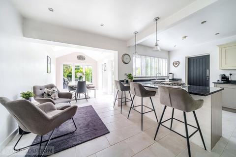 4 Noon Sun Close, Greenfield, Oldham, OL3 7JA