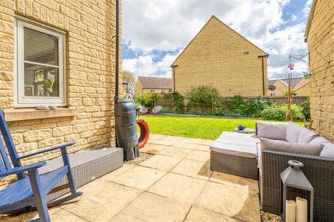 4 bedroom detached house for sale, Andrews Close, Tetbury