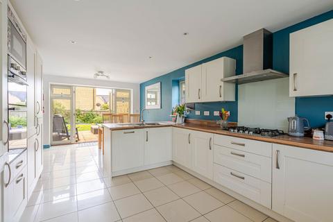 4 bedroom detached house for sale, Andrews Close, Tetbury