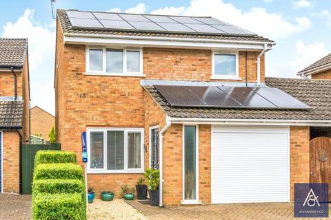 3 bedroom link detached house for sale, Brackley, Northamptonshire NN13