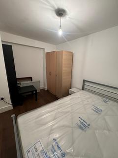 Studio to rent, Heath Road, Hounslow TW3