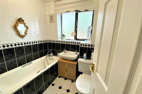 1 bedroom semi-detached house for sale, Kirkham Road, London, E6