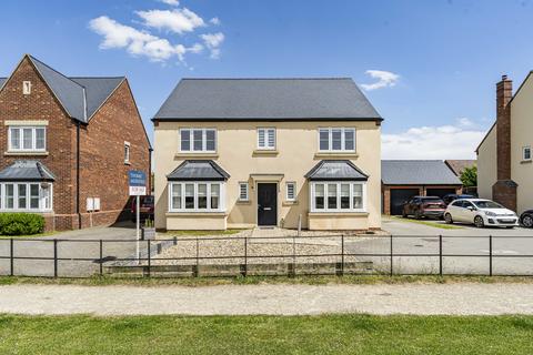 5 bedroom detached house for sale, Corbett Close, Heyford Park, OX25