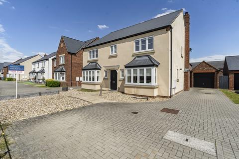 8 Corbett Close, Upper Heyford, Bicester, OX25 5AS
