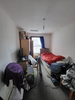 4 bedroom terraced house to rent, Clarendon Road, London E17