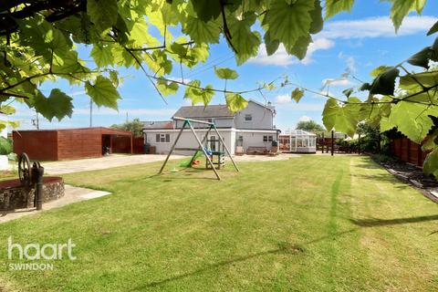 5 bedroom detached house for sale, Station Road, SWINDON