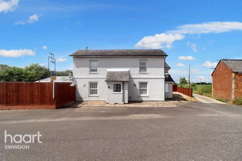 5 bedroom detached house for sale, Station Road, SWINDON