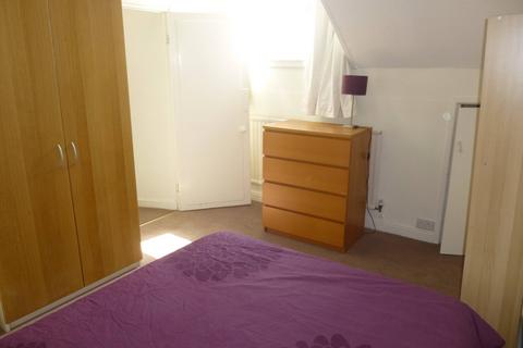 1 bedroom flat to rent, 26, Roundhay View, Leeds, West Yorkshire, LS8