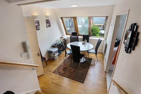 2 bedroom flat for sale, Harrowby Street, London W1H