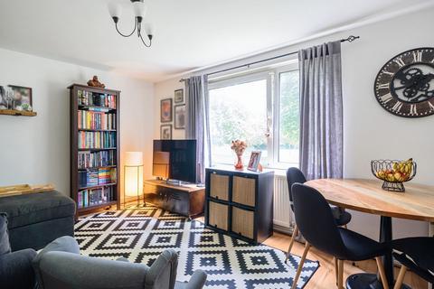 80 Priory Crescent, London, SE19 3EF
