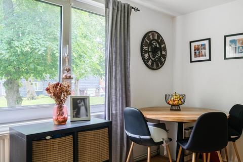 80 Priory Crescent, London, SE19 3EF