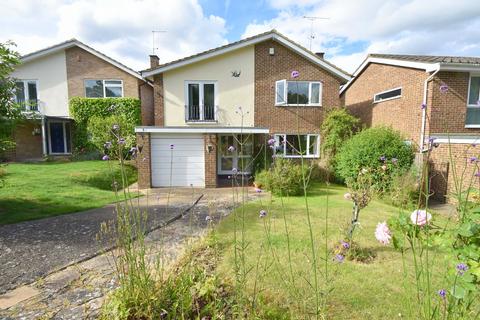 3 Benning Close, Windsor, SL4 4YS