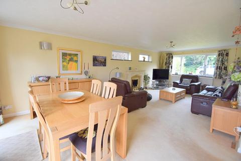 3 Benning Close, Windsor, SL4 4YS