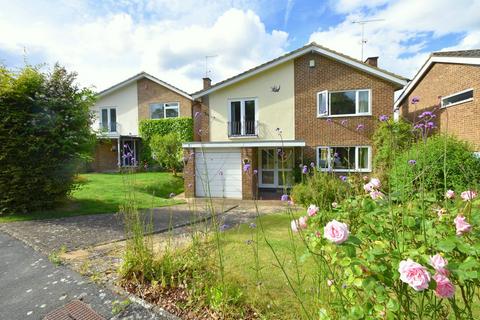 3 Benning Close, Windsor, SL4 4YS