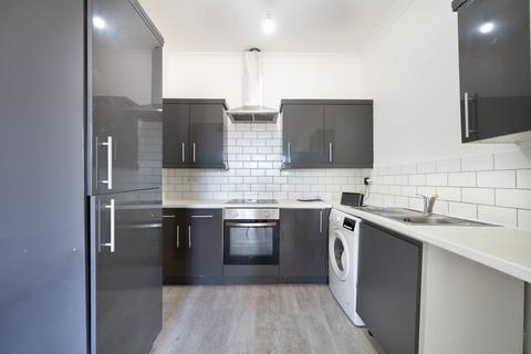 5 bedroom flat to rent, Willesden Green, Willesden Green, London, NW2