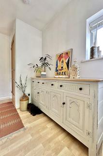 1b Chapel Row, Bathampton, Bath, BA2 6TB