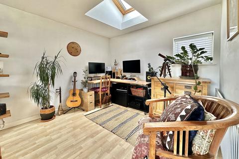 1b Chapel Row, Bathampton, Bath, BA2 6TB