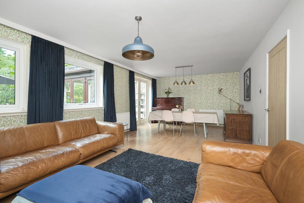 4 Gamekeeper's Park, Edinburgh, EH4 6PA 5 bed semidetached villa for