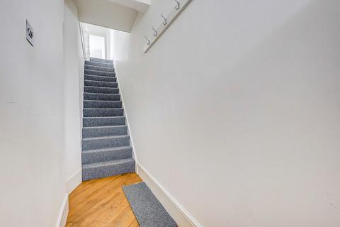 1 bedroom flat for sale, Woodfield Road, Benfleet, SS7