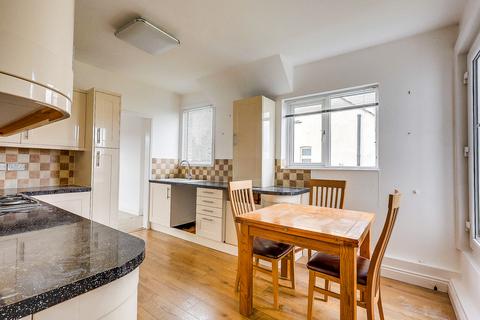 1 bedroom flat for sale, Woodfield Road, Benfleet, SS7