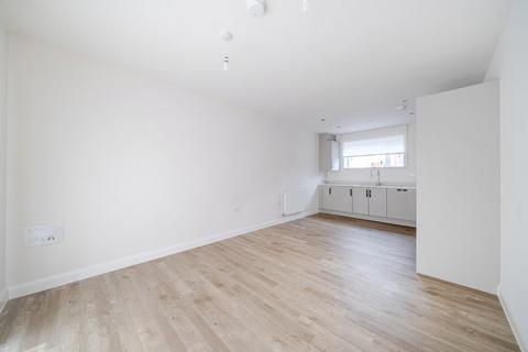 2 bedroom apartment to rent, Consort Avenue, Trumpington, Cambridge, Cambridgeshire