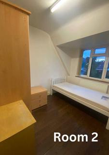 House share to rent, The Greenway, HOUNSLOW, Greater London, TW4